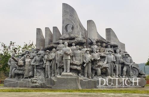 Cụm tượng đài Chiến thắng Mường Phăng (Điện Biên)